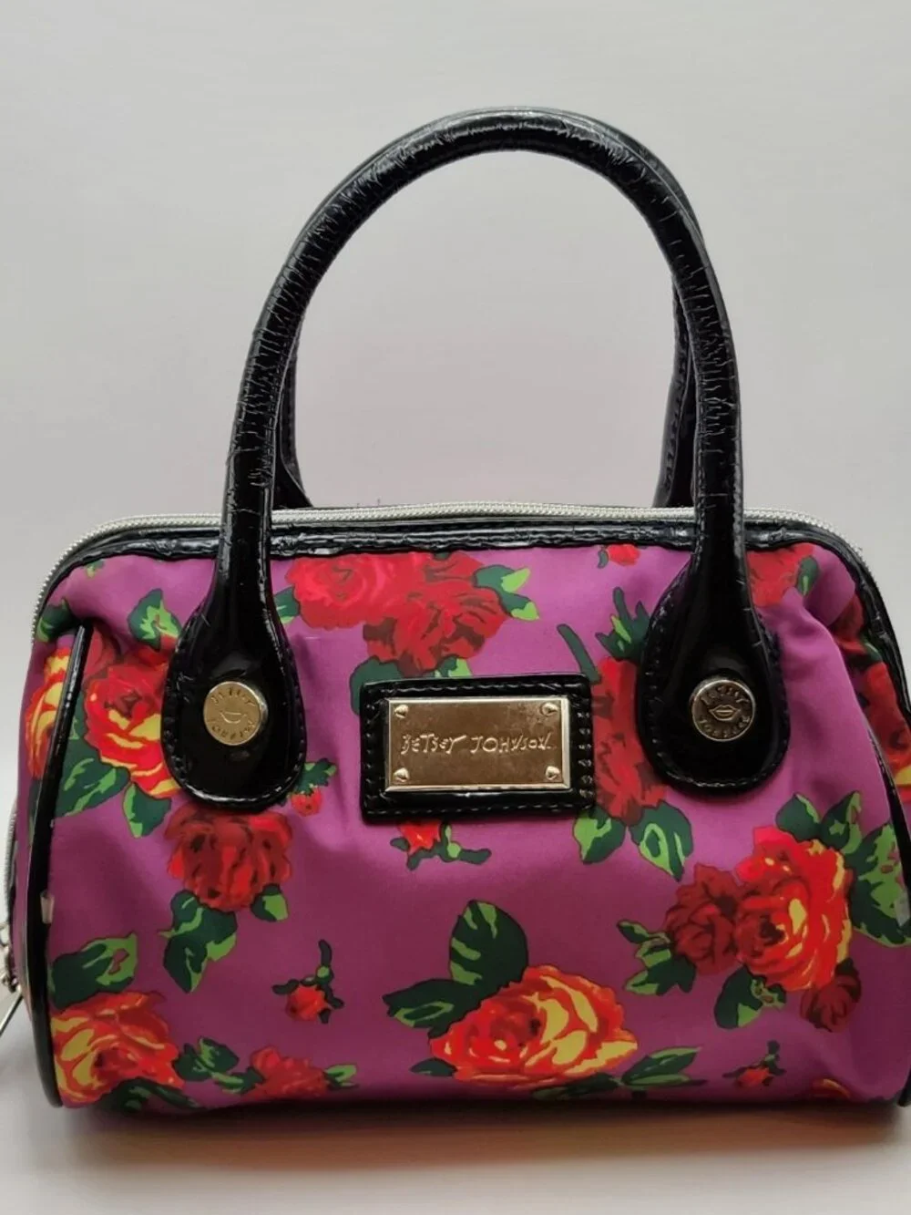 Betsey Johnson cosmetic bag purple pink roses VGUC